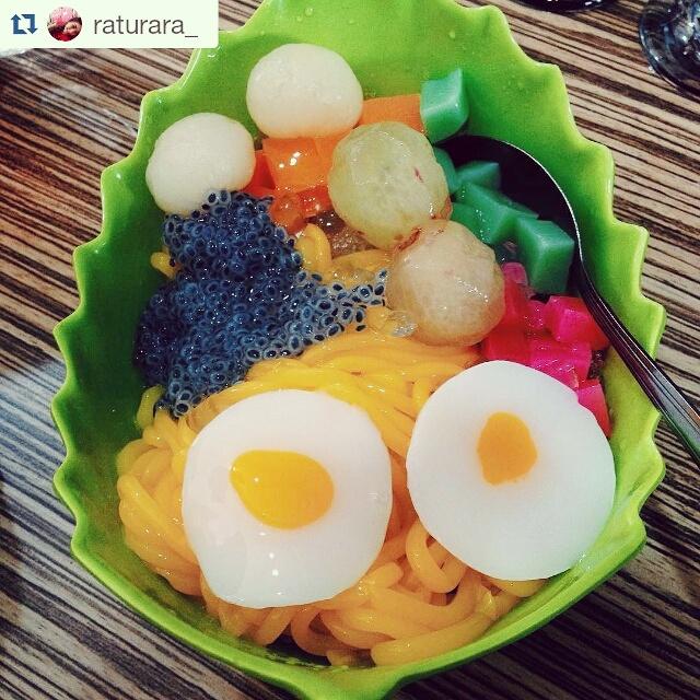 ekabi_eskrim's tweet photo. Es Mie at Tacose, rasakan nikmatnya jelly yang berbentuk mie, cantik dan lezat :) https://t.co/FBXQKQMNI3