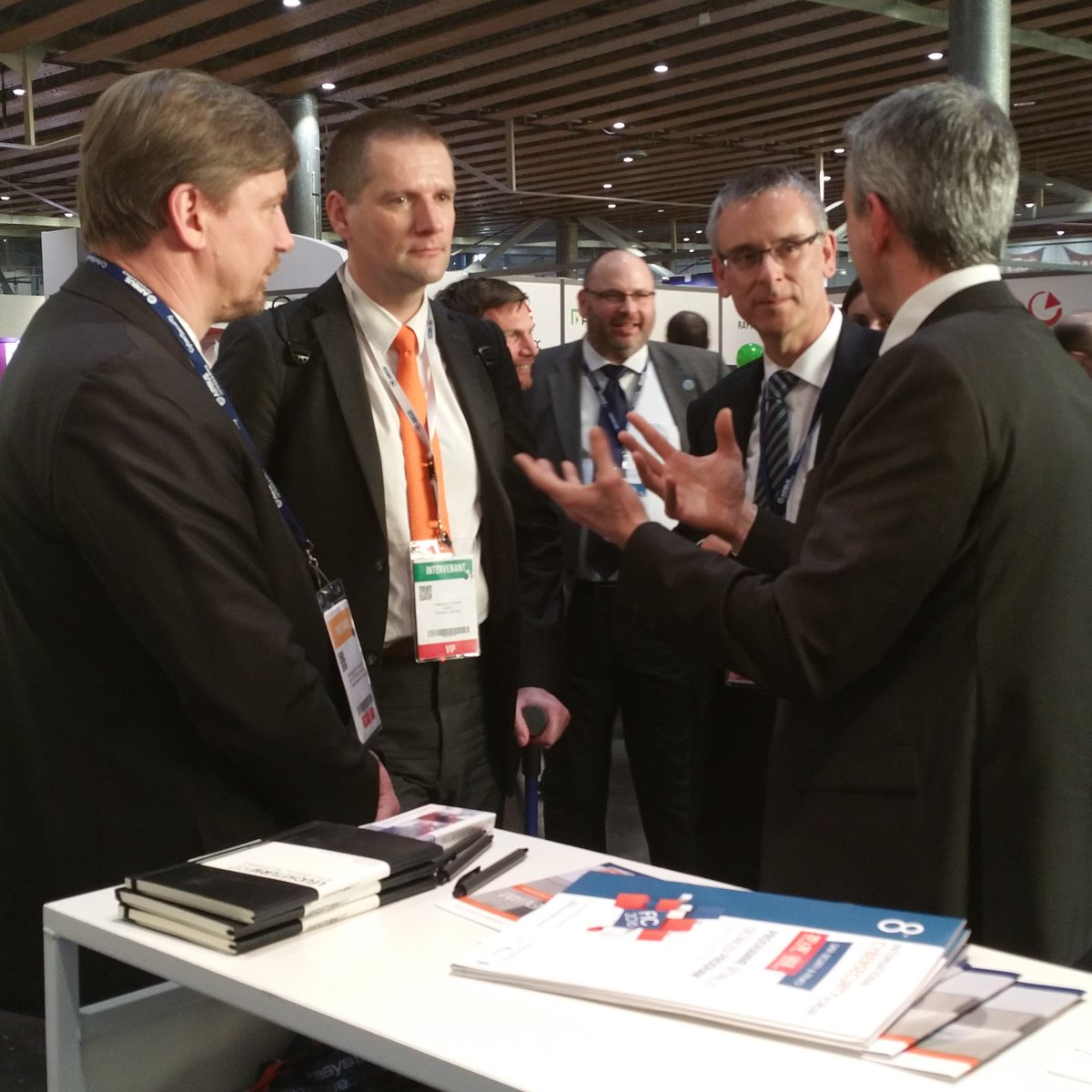 BetaSystemsFR's tweet image. Guillaume Poupard de l&apos;#ANSSI et Andreas Könen du #BSI à la rencontre de Beta Systems au Forum #FIC2016 .