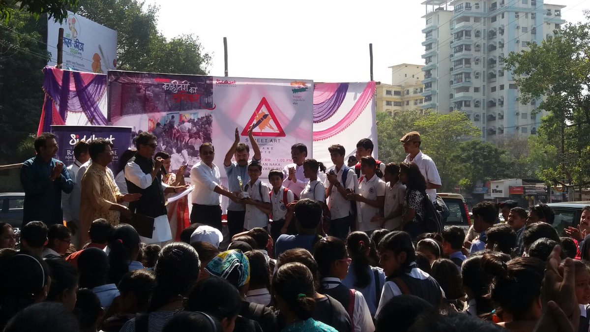 Aatman Academy at a Street Wall Art competition orgnzd by Siddhant Pratishthan, on Republic Day. AATMAN kids WON!