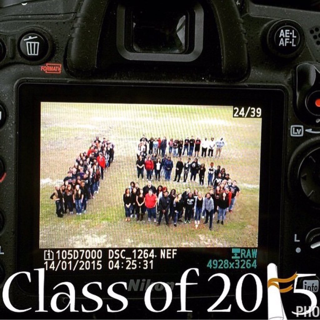BHSYearBook_17's tweet photo. ⚠️ATTENTION SENIORS! this picture will be taken IMMEDIATELY after school on the practice field.1️⃣6️⃣ WEAR WHITE⚪️ https://t.co/QLmIf2x0df