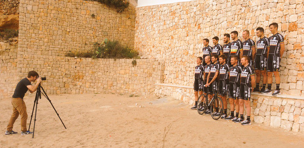 Neaforma's tweet photo. THE making of! Restday=fotoshoot @VerandasWCT @Nieuwsblad_be @N3XtArt  #OneTeam https://t.co/ud14Mkpb9Z