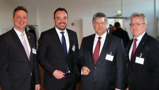 Welche Rolle können #Unternehmen bei der #Integration von #Flüchtlingen spielen? bit.ly/IntegrationKS (mic) https://t.co/VcGeRXgPob