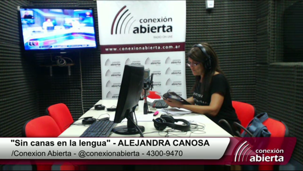 conexionabierta's tweet photo. Ahora @canosaalejandra, entrevista a @Nicoperezcosta, director de #AquiNoPodemosHacerlo por https://t.co/ej11mSz7nH https://t.co/1evJ61GhGw