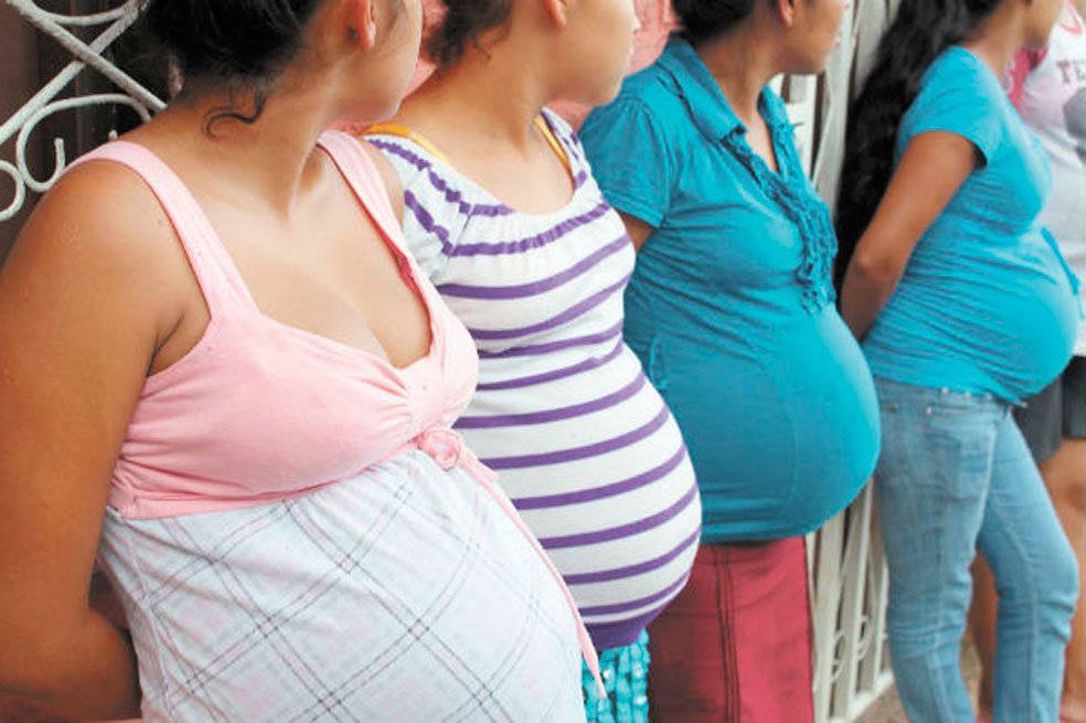 elespectador's tweet photo. Confirman 890 casos de mujeres embarazadas con zika https://t.co/WR0xhplarO https://t.co/UzQ4NtRwmP