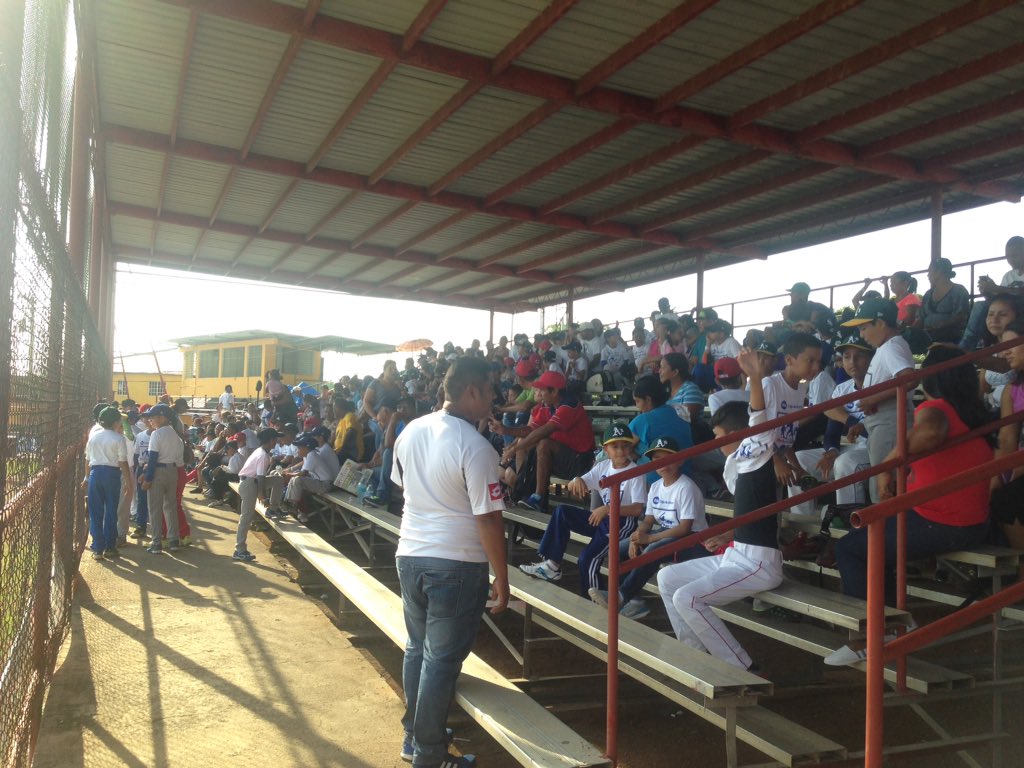VaquerosPO's tweet photo. Los futuros Vaqueritos en el #PitchHit&Run en El Justino Salinas @CajadeAhorrosPA https://t.co/HW1c9yhB9r