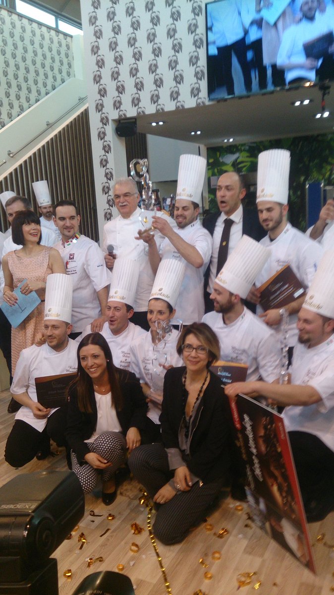 Festa e coriandoli a#sigep2016 per la conclusione dei #theultimatechococake