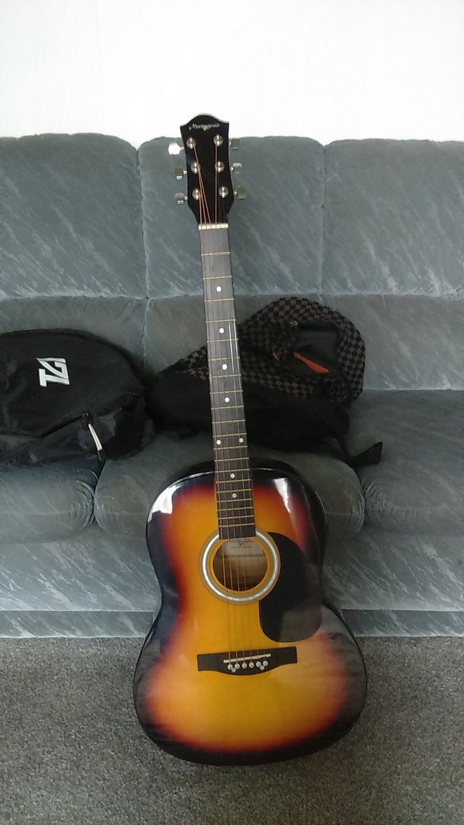 libbiee20's tweet image. new guitar！