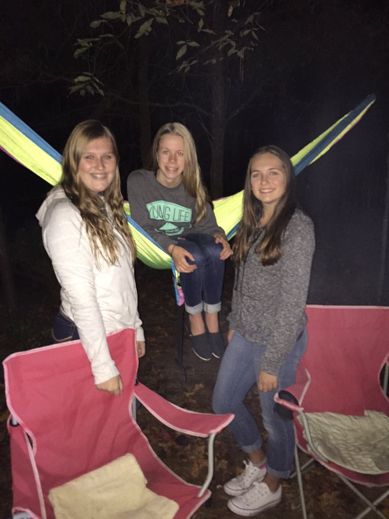 laurenhooks6's tweet photo. Happy 16th @rachel_lynne26 🎉🎉🎉I hope it's great! :) https://t.co/kArG0XWvb5