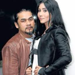 selambebadak's tweet photo. Listen to this cover of "Baldu Biru" via #Smule: https://t.co/M8MMulXVvV #SingKaraoke https://t.co/RoFI61TEyR