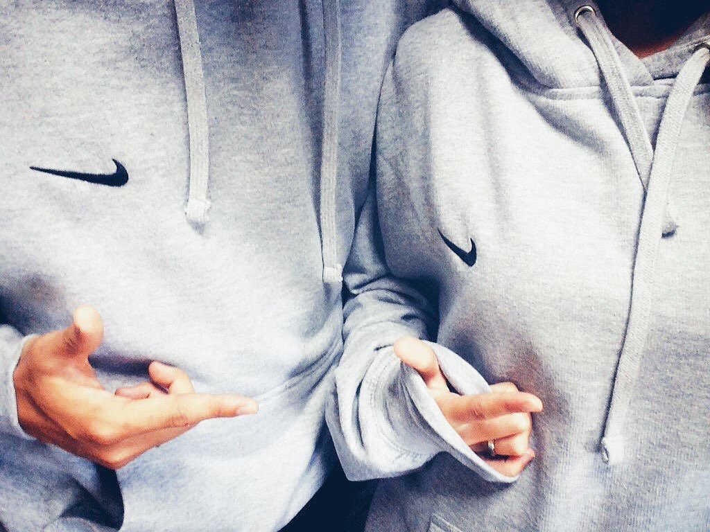 amry_m1's tweet photo. NIKEのペアルックのツイート回ってきて調べてみたら、半端なくよい👟♡♡
彼氏だけやなくて友達とでもしてみたい！
#NIKE #ナイキ #ペアルック https://t.co/Jp5fAzK2kw