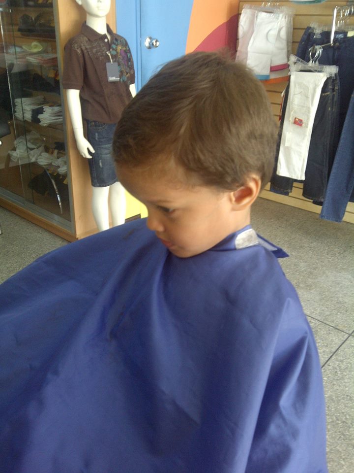 JovencitosPI's tweet photo. #peluqueriainfantil #cortesniñoyniña #peinadosprincesas #hidratacioncabelloniña #spainfantil #ropainfantilniñoyniña https://t.co/xuhWGsWD19