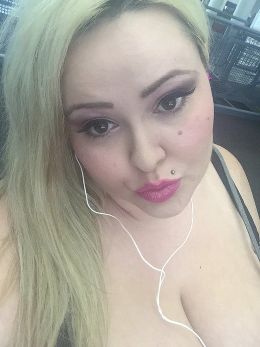 At the Chicago airport layover to Atlanta. To book me or @LexxxiLuxe email mandymajestic@gmail.com spots<a href="/tag/tittytuesday"class="tags"><span>#tittytuesday</span></a>