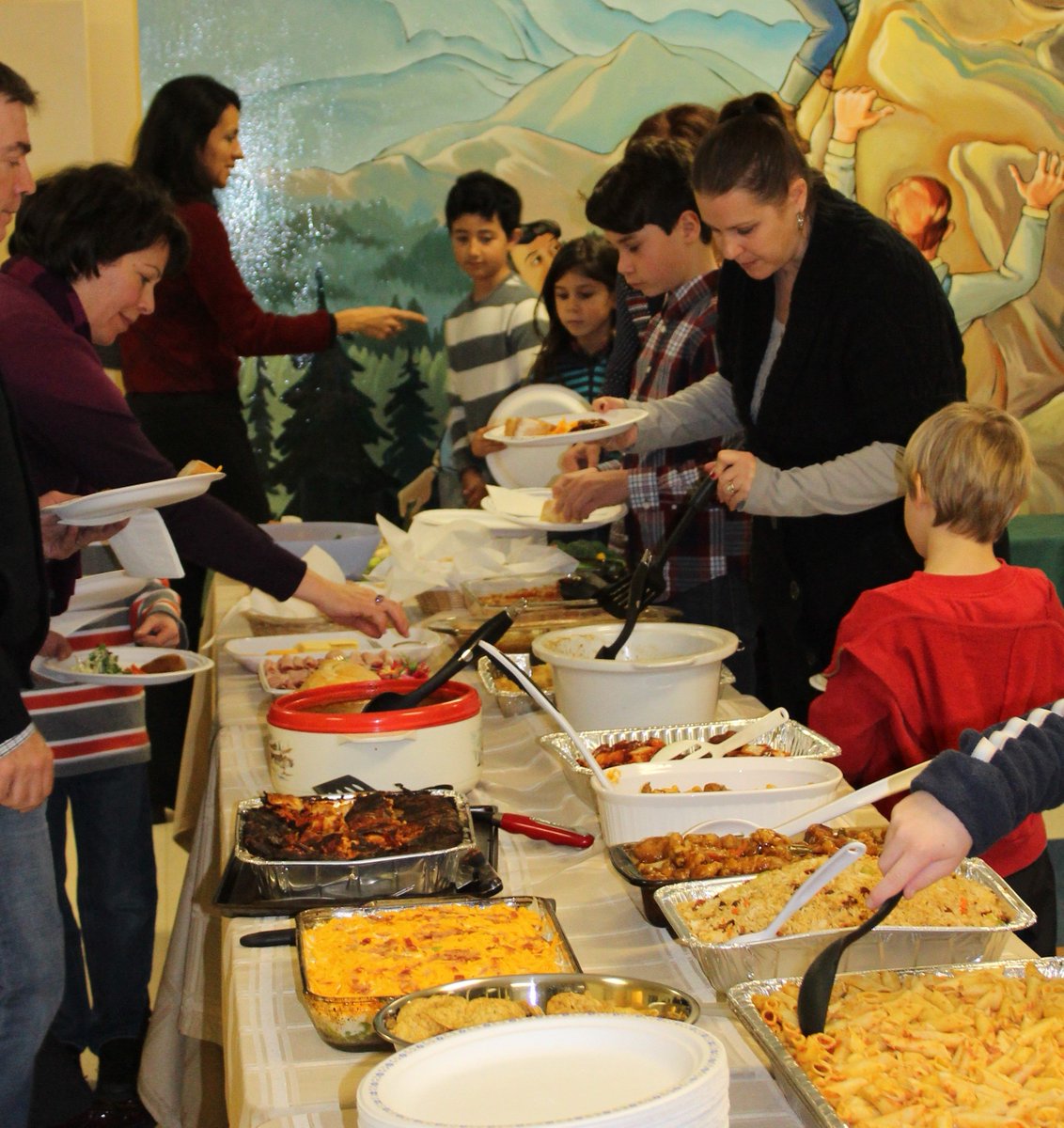 NMSknight's tweet photo. Northmount Spirit Week kicks off with a Family Mass and Potluck Dinner! https://t.co/9P5pYyatbg