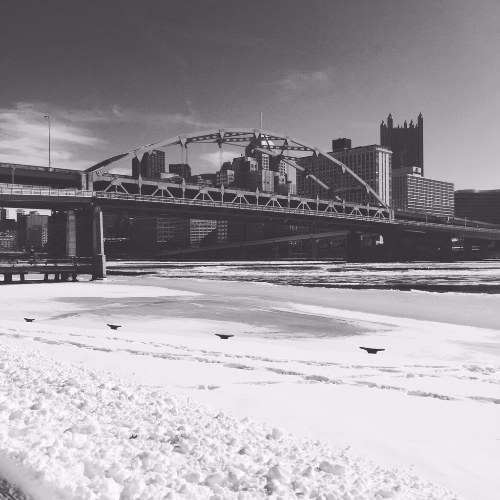 ElizabethDykta's tweet photo. Why it's sometimes nice working in the city. #Pittsburgh https://t.co/dGj9syKBqZ