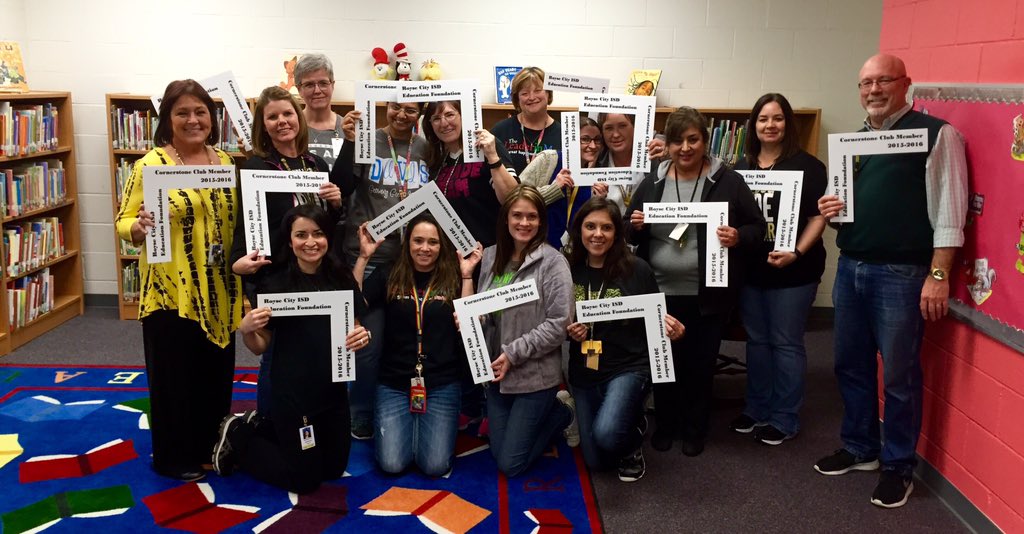 RCISDFoundation's tweet photo. Thank you @DavisElemRCISD staff &amp; Cornerstone Club members for supporting innovative and creative learning!#RCISDEF https://t.co/BighQdUE6G