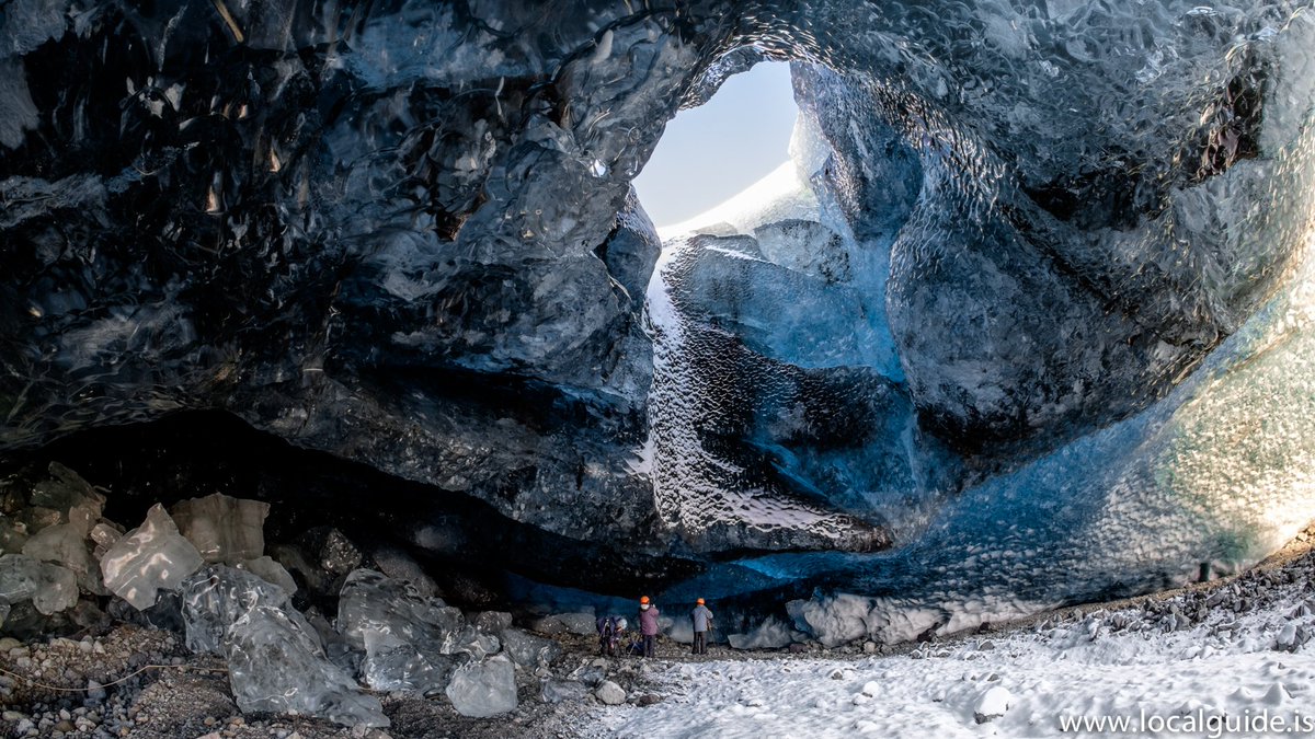 LocalGuideEinar's tweet photo. Nice day in the Sapphire Ice Cave today :-) https://t.co/EpT1HipiC5