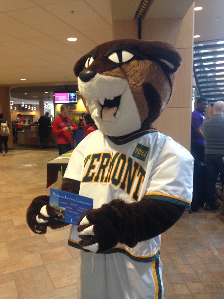 uvm_dewey's tweet photo. Rally loves #uvmrlcs and you should too. Having a great time at #winteractivitiesfair #uvm https://t.co/uwqgRvelrL