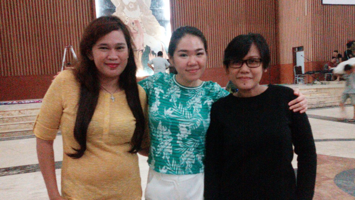 putrijeyhan82's tweet photo. Melayani bersama Maria shandy.. @christian center malinau kaltara https://t.co/koQDWq1H2H