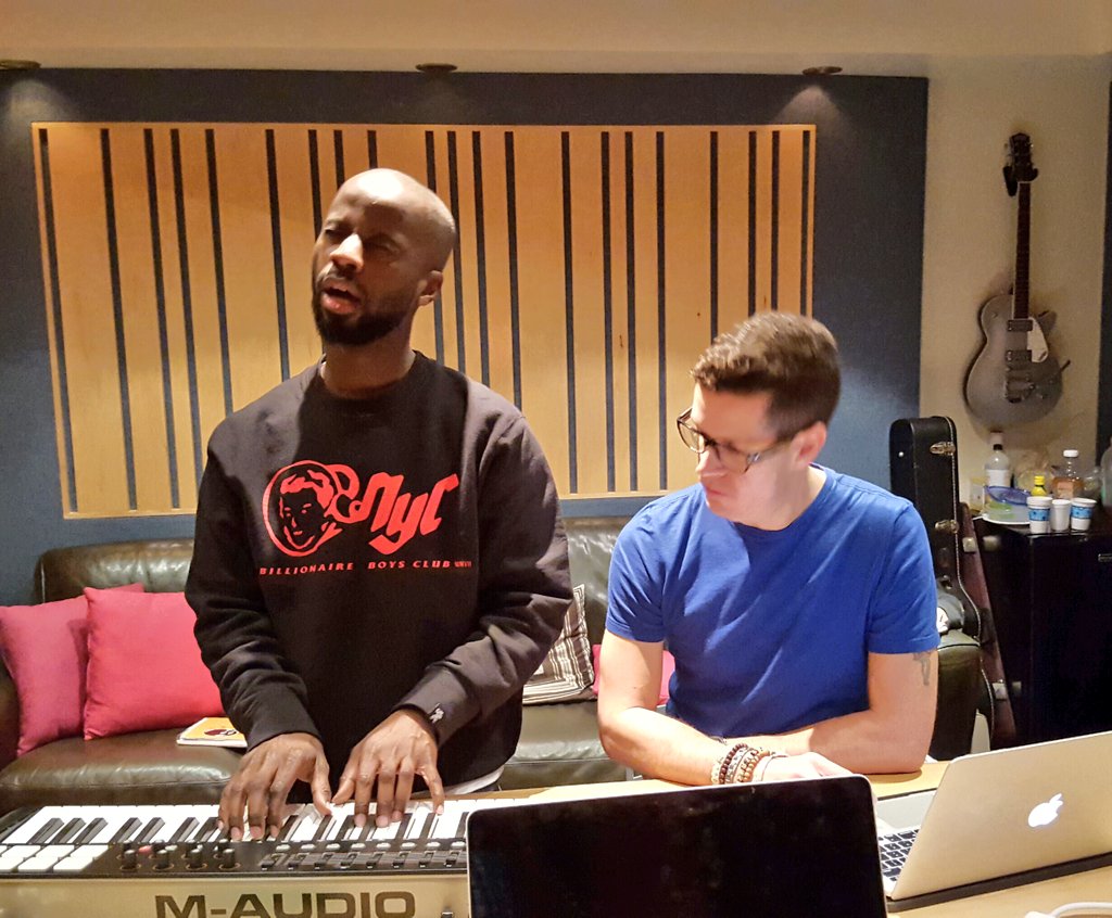 AR3Albert's tweet photo. Vibes flowing #SESACpeermusicSongCamp @jencarlosmusic @BRYAN_M_COX @SonicProjects @sesac @sesaclatina @peermusicMIA https://t.co/rWkn8pV0kL