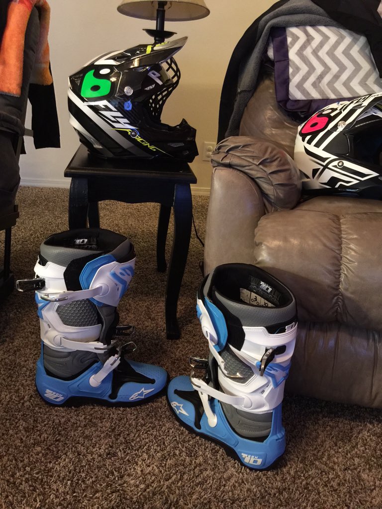 Welam10's tweet photo. new kicks for @XGames thanks to @BTO_SPORTS https://t.co/ugZf7DZvKi
