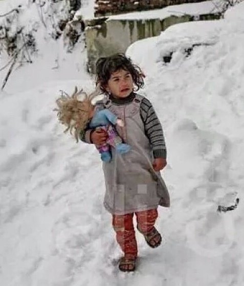 DrRKJanjua's tweet image. B4 u sleep in warm bed
think million of Syrian dying from cold
#WomenNotObjects
#FunIs
#FelizMartes
#ShaniShingnapur