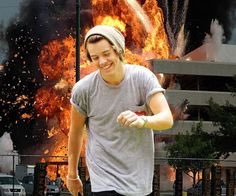 Radio1Direction's tweet image. When it's finally calm in the fandom for 0.2 seconds and then BAM they drop the History Video