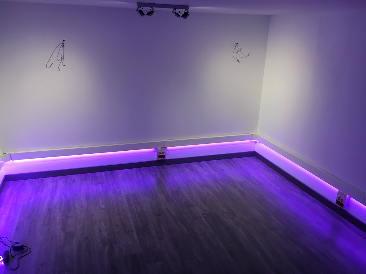 Ok the "Big" part it's already done! Do you like what you see ?
#studioporn #recordingstudio #ledstripe #music