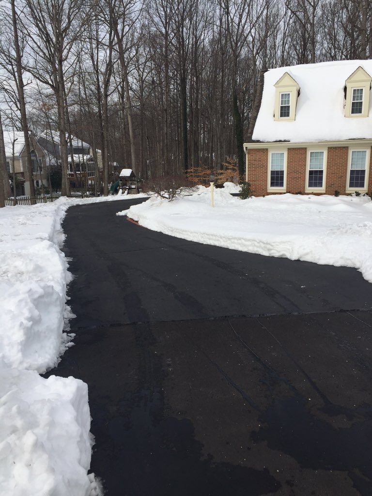 BrandonMetzler's tweet photo. Snow shoveling challenge @MsJForney https://t.co/hq61j2BO4t