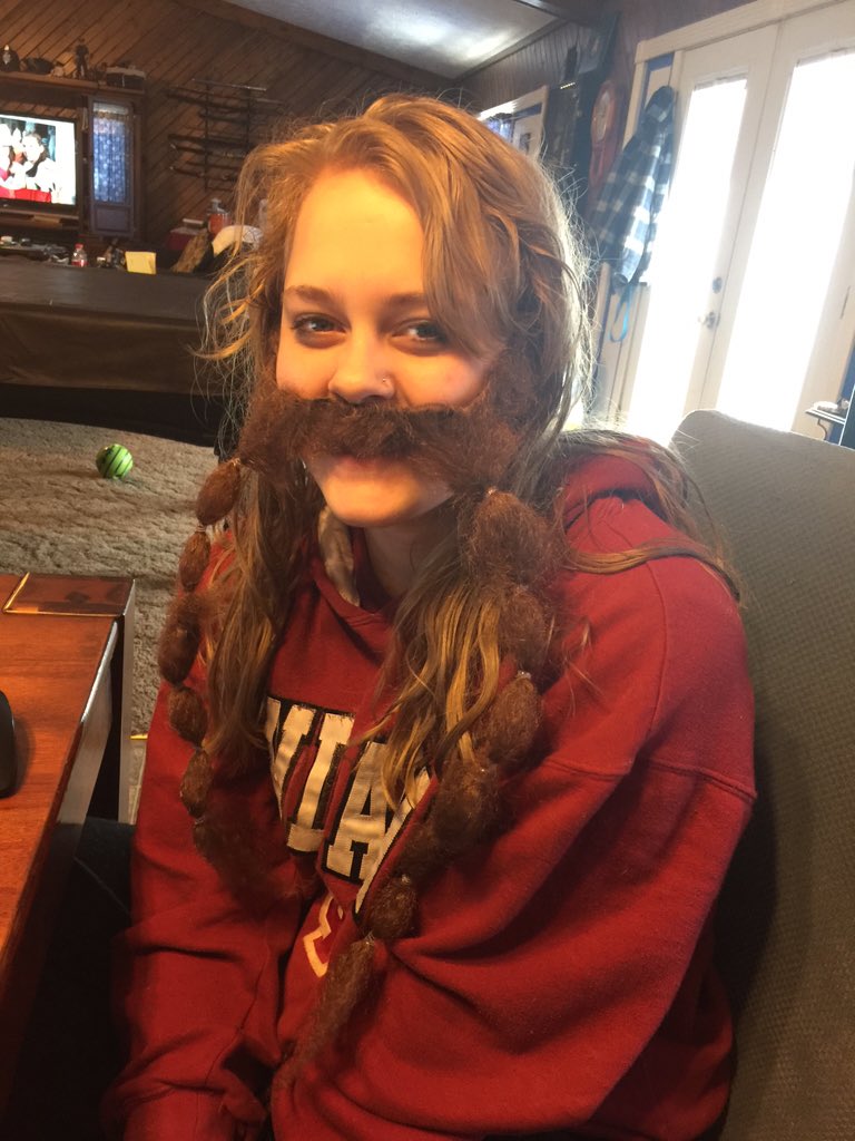 RefMikeBeltran's tweet image. High School Senior Samantha McCombs from Indiana made this for me. Hilarious and had to share. Awesome young lady.