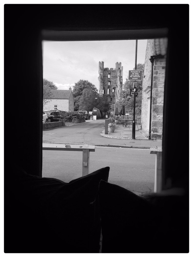 MannionsofYork's tweet image. Just exchanged contracts on this little Yorkshire beauty. Mannion &amp;amp; Co Helmsley !!! Maybe ???