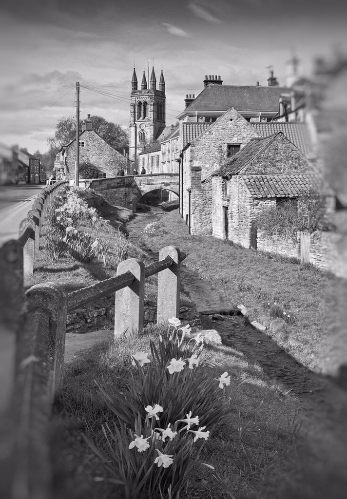 MannionsofYork's tweet image. Just exchanged contracts on this little Yorkshire beauty. Mannion &amp;amp; Co Helmsley !!! Maybe ???