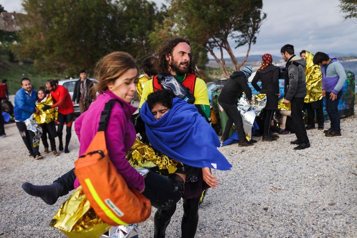 Refugees's tweet photo. Vulnerable refugees + migrants are in need of protection + assistance. Our strategy: https://t.co/3PNso9q8nT #Europe https://t.co/21R4okP1W5