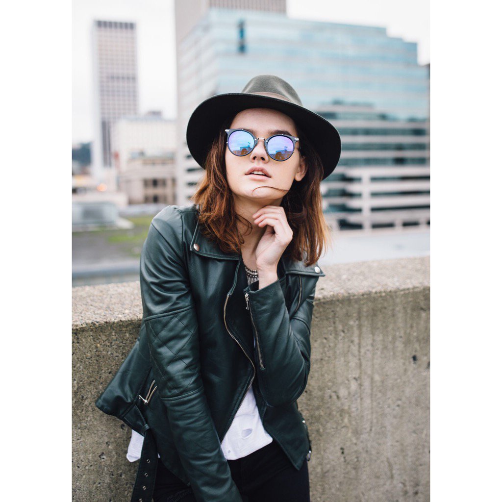 Ystruly's tweet photo. A Winter In Portland 🎀 Shop Abbey Sunnies 
#Ystruly #Shop #Fashion #Sunglasses �� @hey.candace https://t.co/pjbJKgAt9r