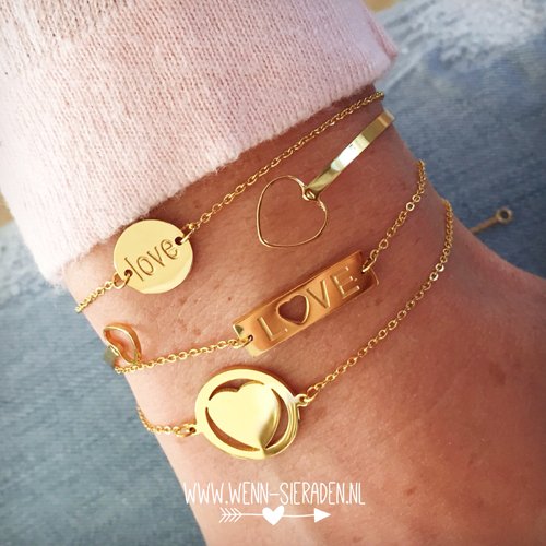 Welke #armband zou jij graag willen krijgen voor #Valentijn?! wenn-sieraden.nl #gift #cadeau #hartje #fashion