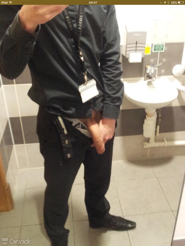 Vers90's tweet photo. Love pics like these and guys who do this! Id be on my knees there and then 😍 https://t.co/swaVMQiNNJ