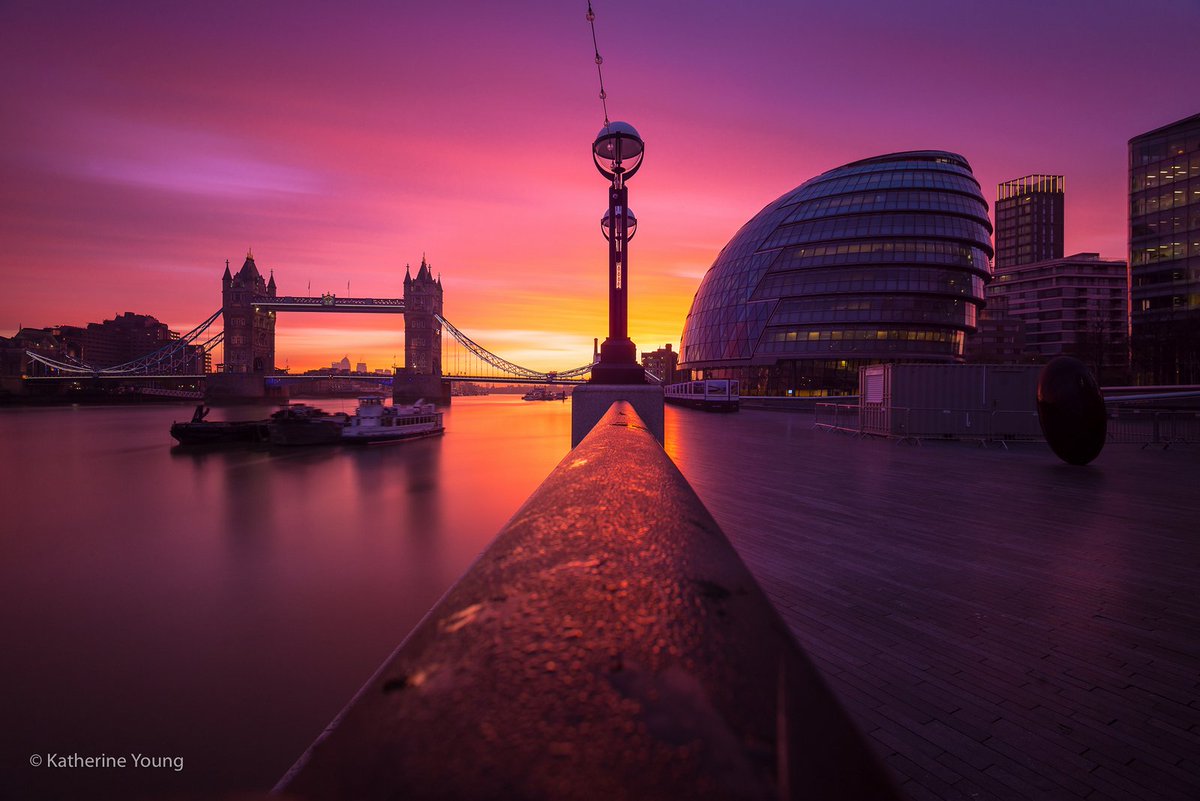 WELL DONE: YOU'VE MADE IT THROUGH THE DARKEST *TEN* WEEKS OF THE YEAR! 🌅 🌟 [Photo: flic.kr/p/BDtvns]