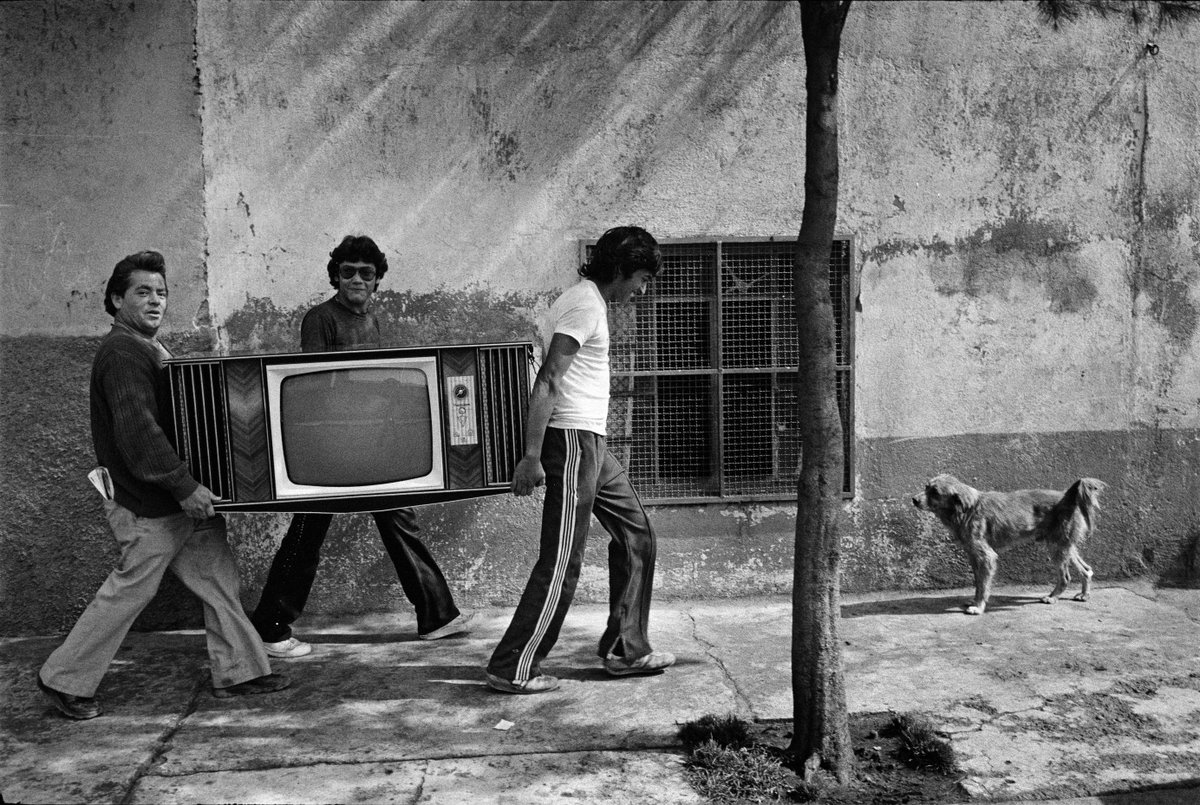 Today we celebrate 90 years of #TV which was 1st publicly demonstrated by John Logie Baird on 26 January 1926.