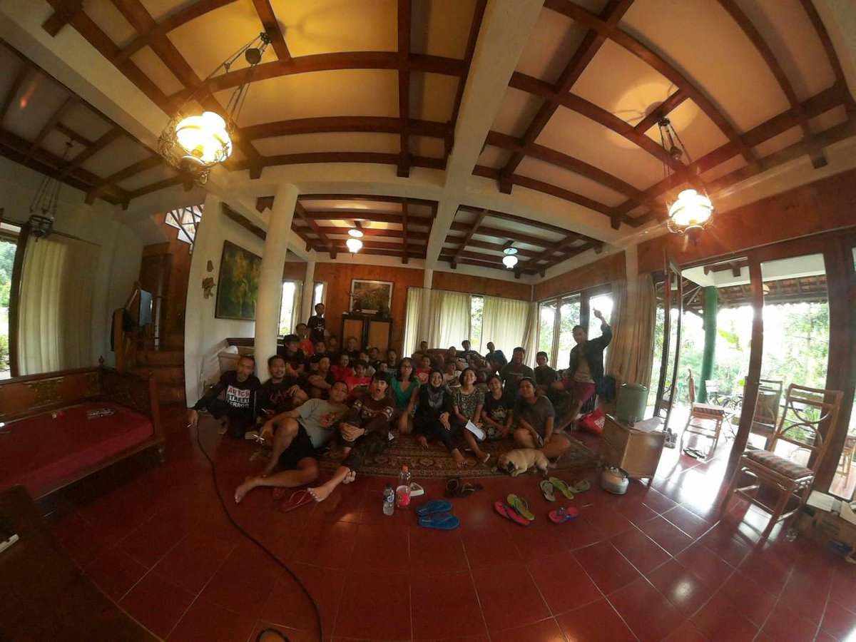 OznadEno_ MCT tweet media