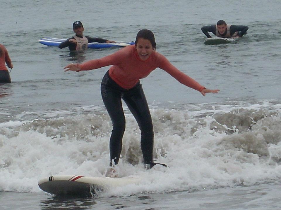 Piler sur mon orgueil pour #SurfezBrisbane avec <a href="/AirCanada/">Air Canada</a>. C'était ma première fois en surf. #lol