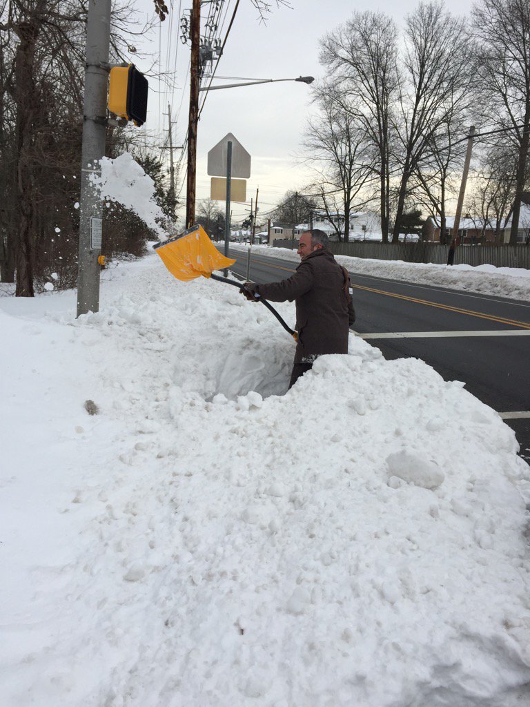 TanyaEMcDonald's tweet photo. Dr. Purnell shoveling a path for VDV students! Talk about being #allin4theVille @SchoolSup @VDVprincipal @Rpreav https://t.co/QNFkJc3k1p