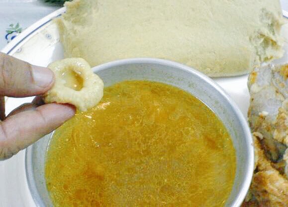 #الاكلات_الجنوبيه
يقول الشاعر 
يا ليت عندي عصيدة ،،، واربع صواني مرق ...الخ