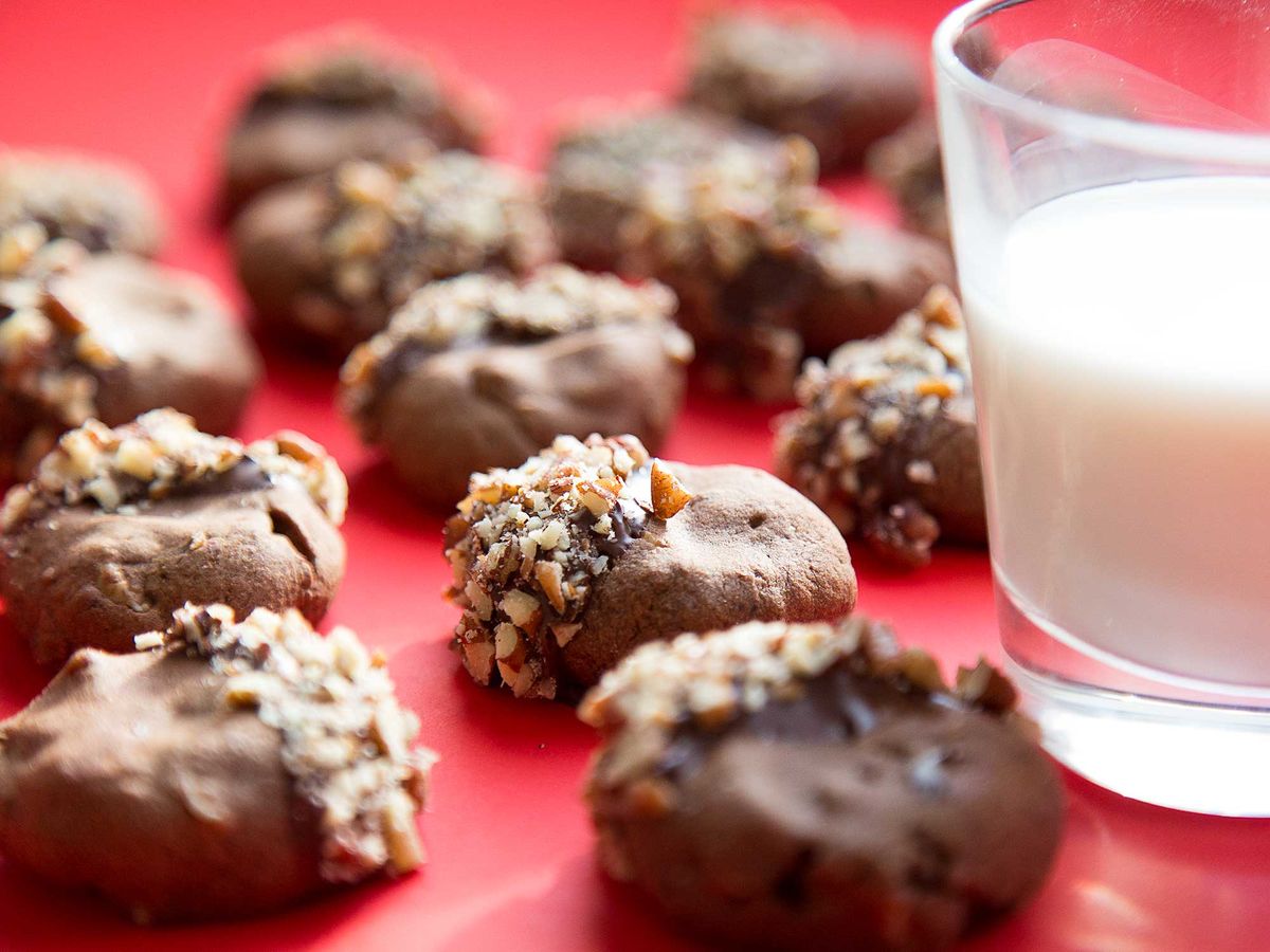 SAVEURMAG's tweet photo. It’s cold. You need a cookie. https://t.co/S1n89gRrVY https://t.co/cpCfnDEuFU