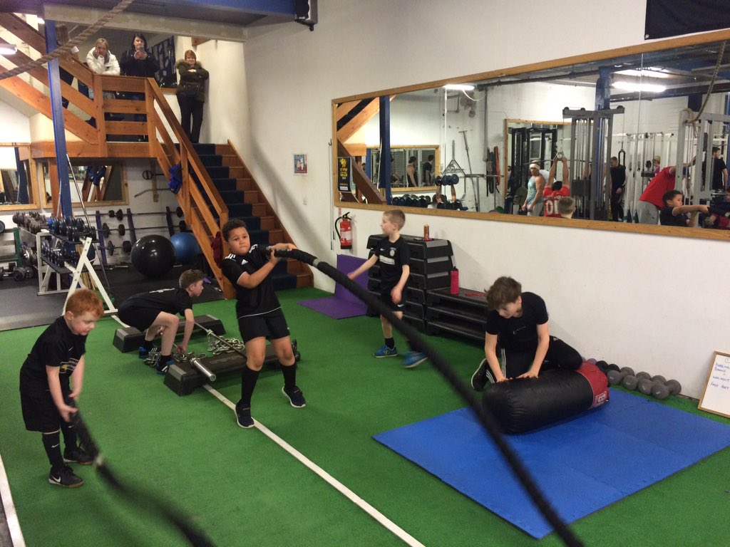 @LS27_FC goalkeeper fitness session @joegs fitness centre #votejoegs #yep #gymoftheyear #ls27fc #morethanaclub