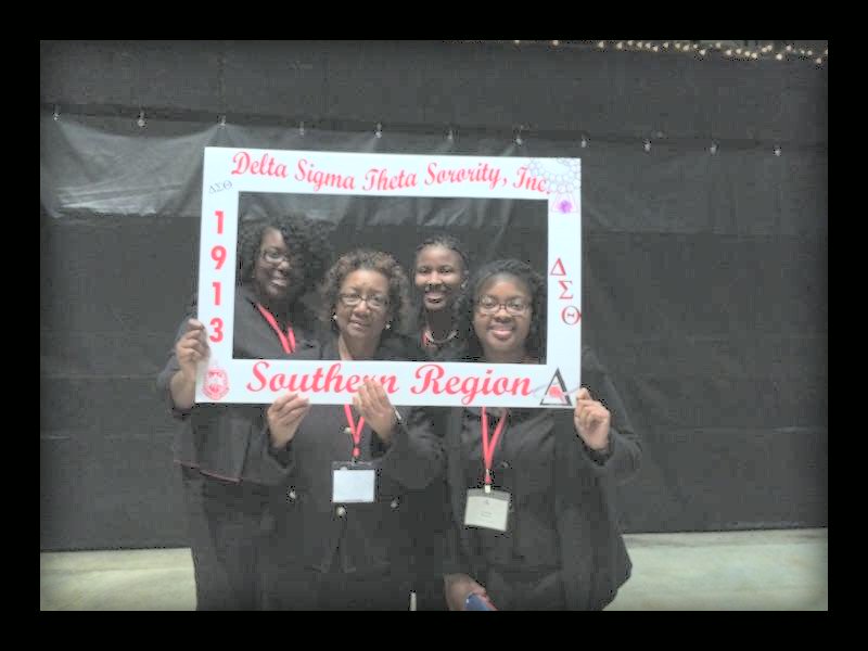 DSTMobile's tweet image. #DSTSouthernRegion Alabama State Cluster and Dothan Alumnae. Portia, Lindsey, Whitney, Jaleesa. #SisterLove #DST1913