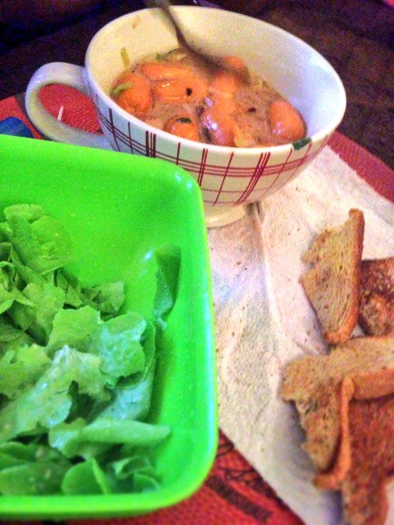 AudreyPostel's tweet photo. Un petit apéro ... En mangeant... https://t.co/9gvAXJA7d1