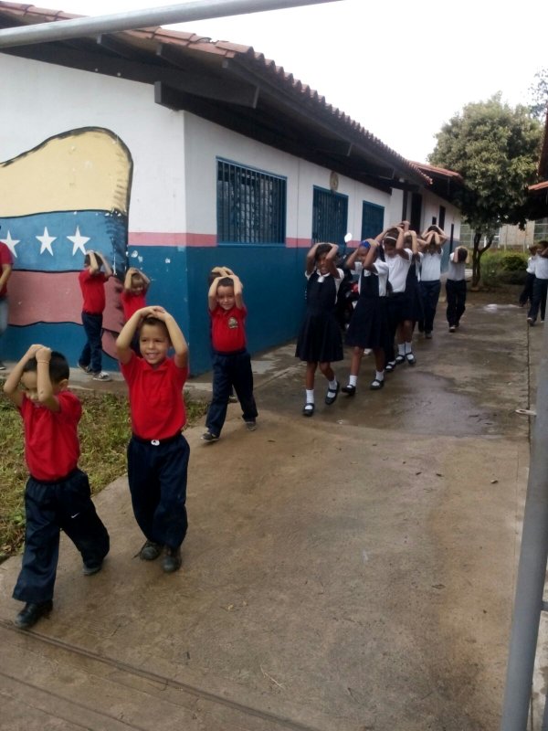 Es vital realizar simulacros de evacuación ante eventos sísmicos para impulsar e incentivar la cultura preventiva.