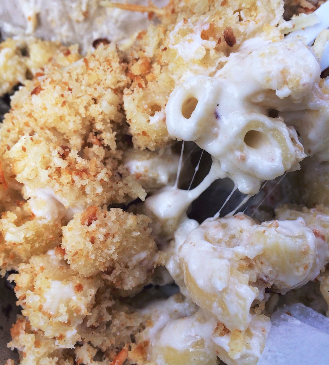 thebiteatduke's tweet photo. When no friends will come with you to try Monuts's mac and cheese, go alone. It's worth it. #noshame @MonutsDonuts https://t.co/fyWXPOBdsV