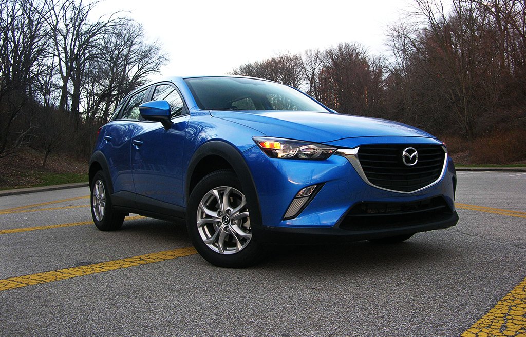 AutosCheatSheet's tweet image. 2016 @MazdaUSA CX-3: $23,000 but leaves room for improvement - cht.st/w0gtr #cars #reviews