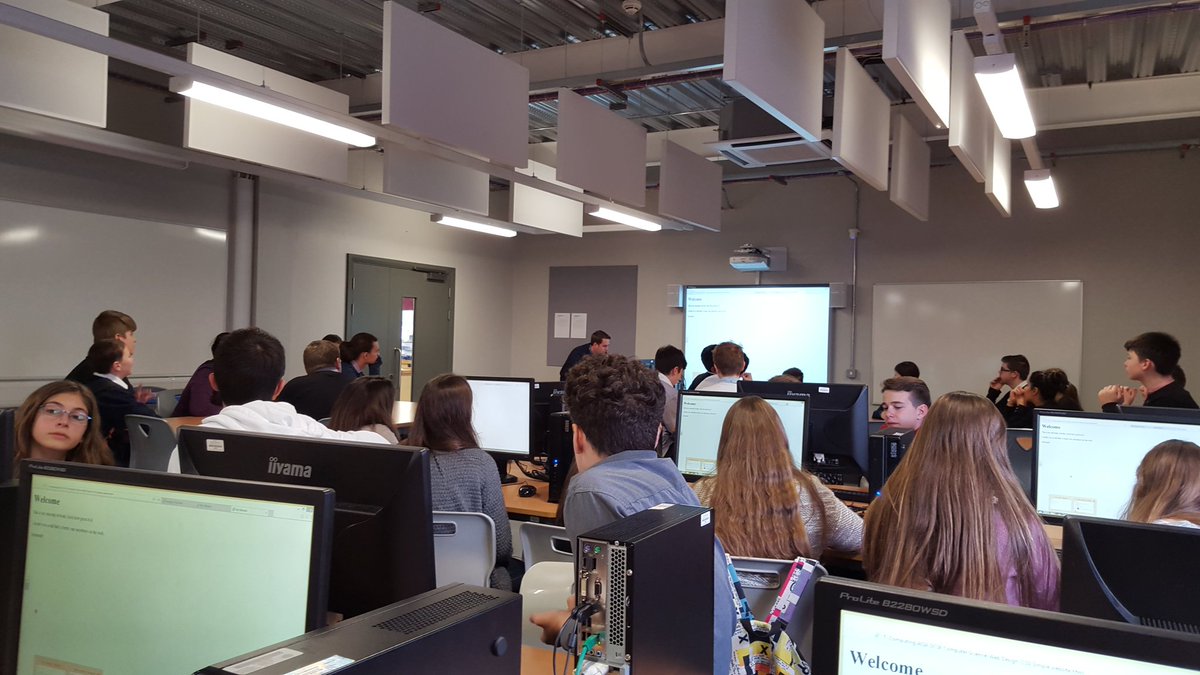 PaidosDenia's tweet image. Primer día encuentro  #SmartMaths  @sepiegob  Thanks @DiscoverySchNCL for the warm welcome. We&apos;re enjoying a lot!!