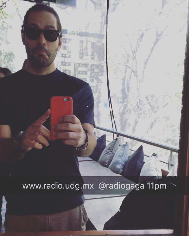 Hoy en <a href="/RadioGaGaQueer/">Radio GAGA</a> "SLANG" heterogay #radioudg #radiogagaudg <a href="/Majojoo/">María José 🍄👁️✨</a> <a href="/MFASSAD/">Fer</a>